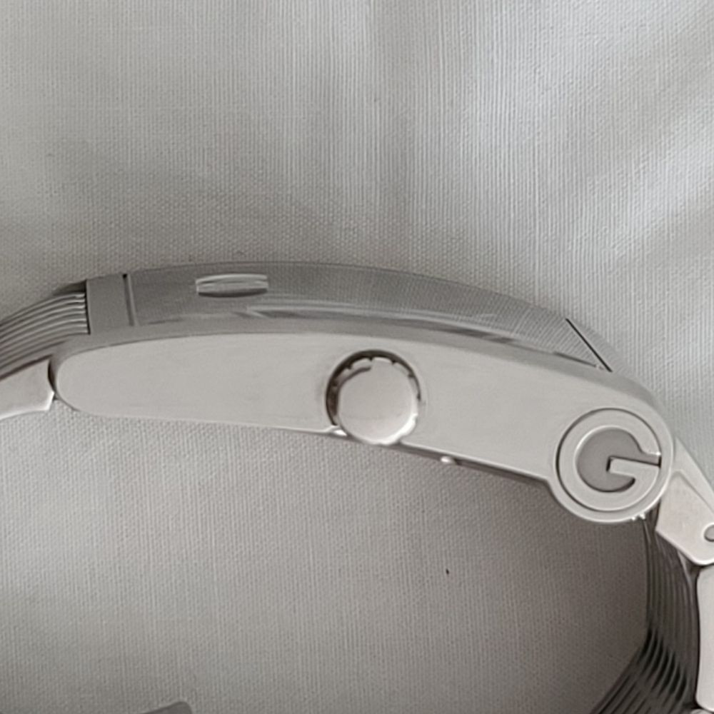 Gucci Men's Silver Timepieces 3 ATM 8600M Stainless Steel Water Resistant Watch - Picture 5 of 11